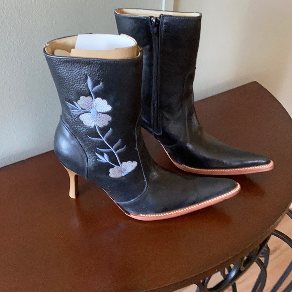 Veretta cowgirl boots size 5